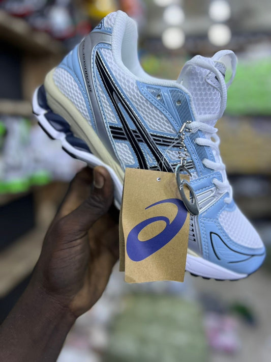 ASICS GEL-KAYANO 14 en  couleur bleu et argent 👟