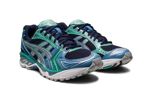 ASICS GEL-KAYANO 14 en couleur Minuit/Argent pur 👟