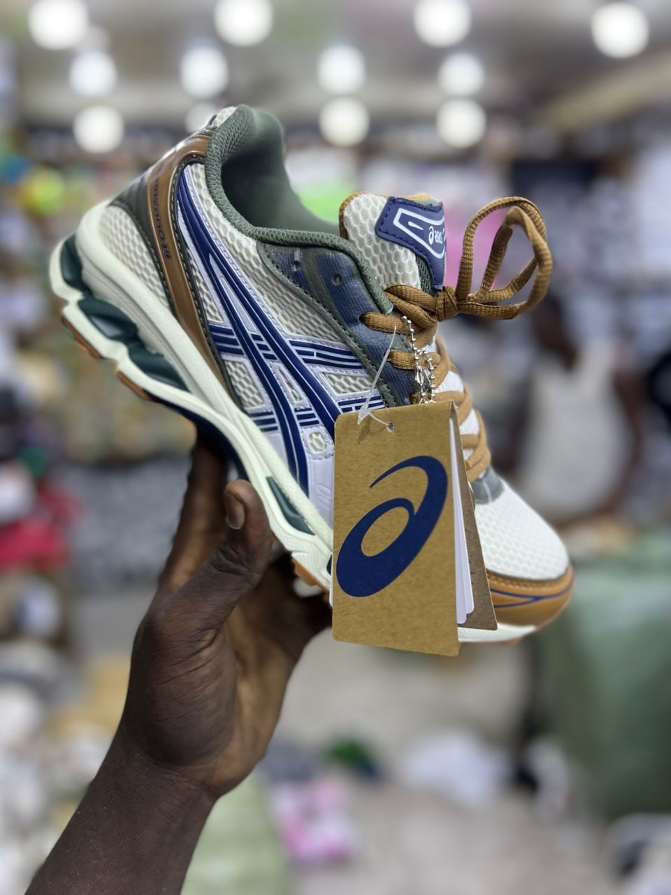 ASICS GEL-KAYANO 14 en couleur vanilla tarmac 👟
