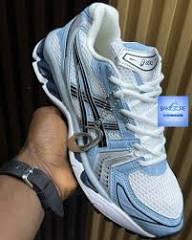 ASICS GEL-KAYANO 14 en  couleur bleu et argent 👟