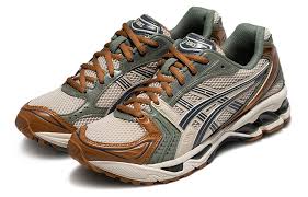 ASICS GEL-KAYANO 14 en couleur vanilla tarmac 👟